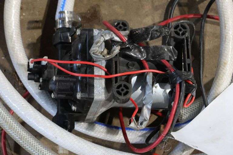 SHURFLO PUMP WITH HOSE