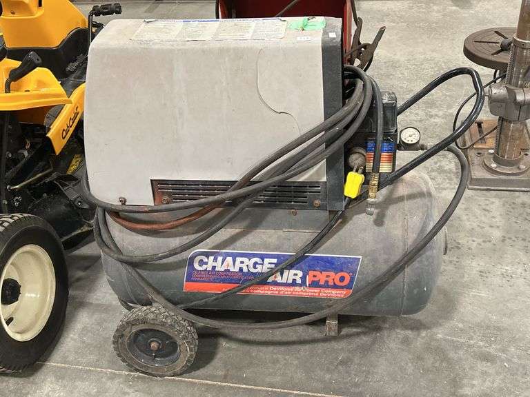 CHARGE AIR PRO 20 GALLON AIR COMPRESSOR