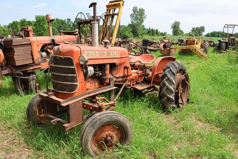 ALLIS CHALMERS D10 TRACTOR