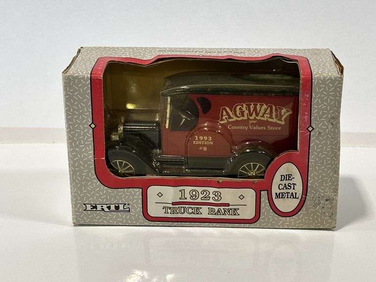 ERTL AGWAY 1923 TRUCK BANK - 1/25