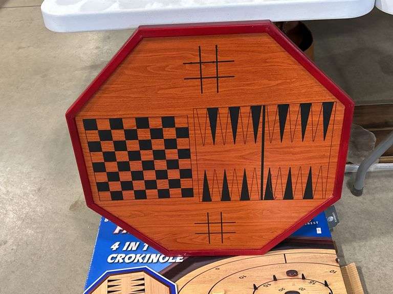 FAMILY FUN CENTRE 4 IN 1 CROKINOLE BOARD WITH MEN