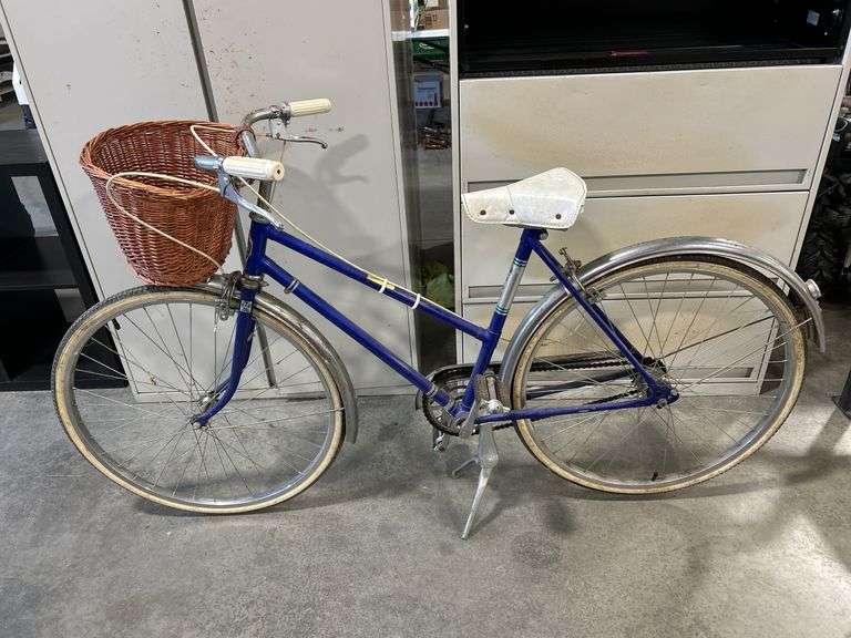 VINTAGE UNIVAL LADIES BICYCLE