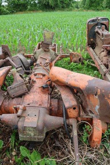 ALLIS CHALMERS TRACTOR FRAME