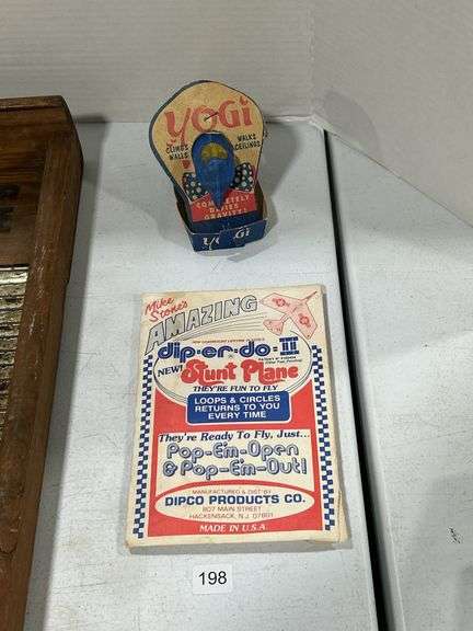 VINTAGE YOGI WALL CLIMBING BIRD AND VINTAGE STUNT PLANE
