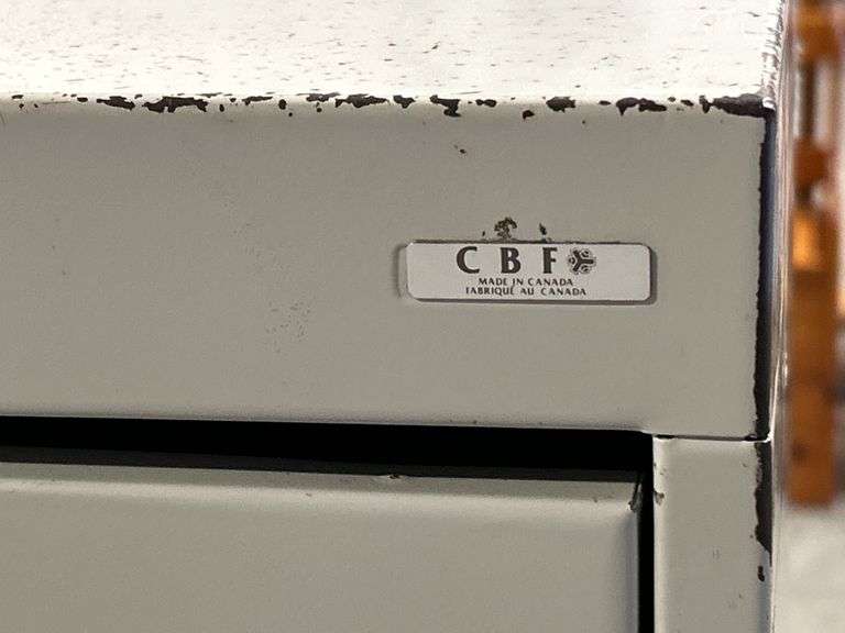 METAL FILING CABINET
