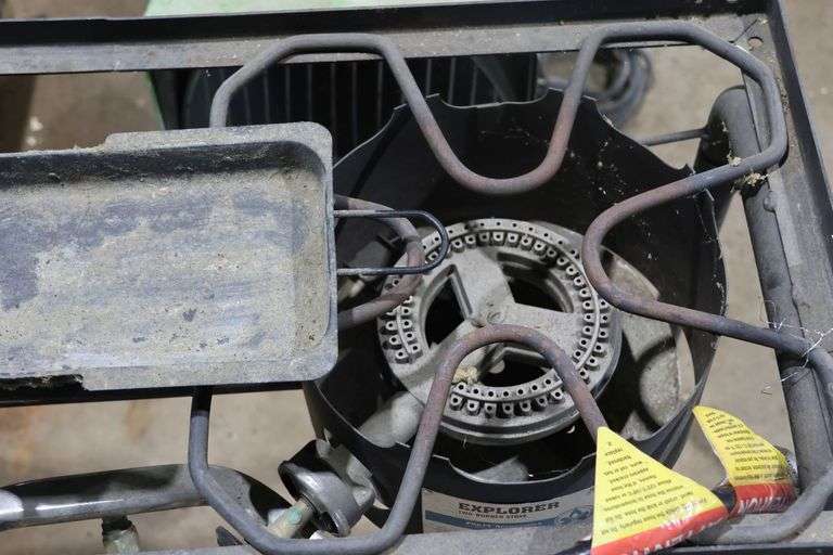 EXPLORER 2 BURNER PROPANE STOVE