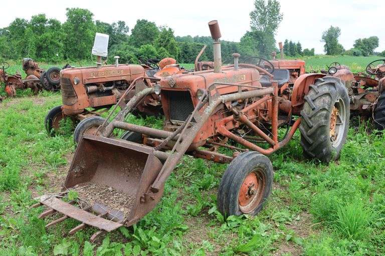 ALLIS CHALMERS D14 TRACTOR & LOADER