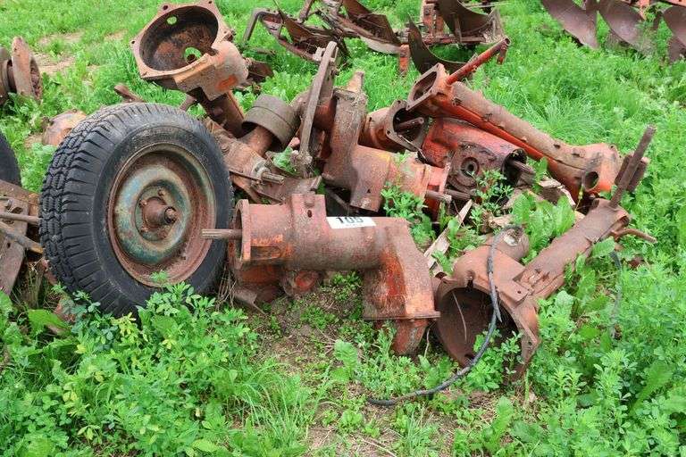 ALLIS CHALMERS TRACTOR REAR ENDS