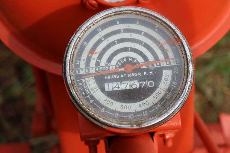 ALLIS CHALMERS D12 SERIES III TRACTOR