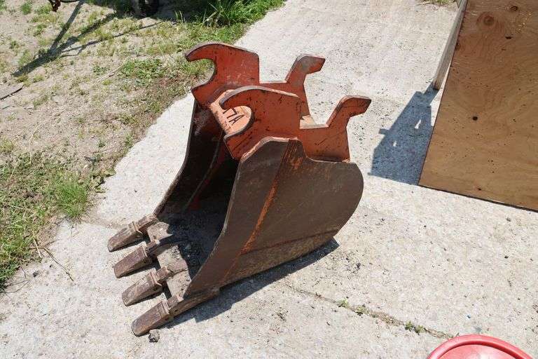 KUBOTA 14" BUCKET