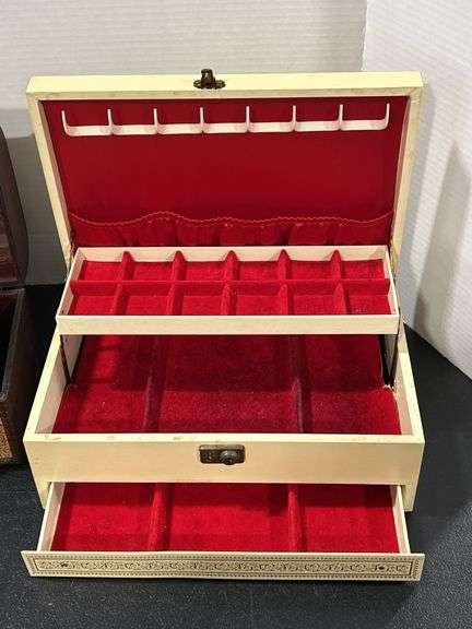 NESTING TRUNKS & JEWELRY BOX