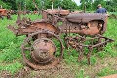 ALLIS CHALMERS 'C' STEEL WHEEL TRACTOR WITH CULTIVATOR