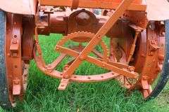 ALLIS CHALMERS 'B' ON STEEL TRACTOR