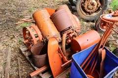 ALLIS CHALMERS 'G' TRACTOR & PLANTER