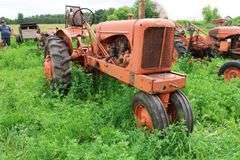 ALLIS CHALMERS 'WD' TRACTOR
