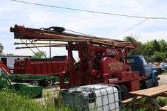 1983 GMC 7000 TRUCK & BUCYRUS ERIE 22W DRILL