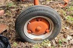 ALLIS CHALMERS 'G' TRACTOR & PLANTER