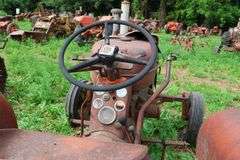 ALLIS CHALMERS D14 TRACTOR