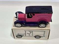 ERTL INTERCOURSE 1923 1/2 TON TRUCK BANK - 1/25