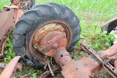 ALLIS CHALMERS TRACTOR FRAME