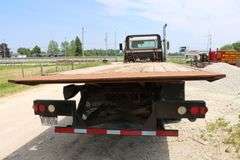 2001 INTERNATIONAL 8100 TANDEM AXLE ROLL OFF TRUCK