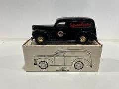 SCALE MODELS SPEEDWAY 1940 PANEL VAN BANK - 1/25