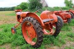 ALLIS CHALMERS 'B' ASPARAGUS TRACTOR