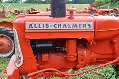 ALLIS CHALMERS D12 SERIES III TRACTOR