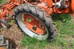 ALLIS CHALMERS 'G' TRACTOR & PLANTER