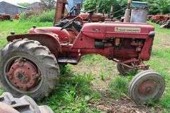 ALLIS CHALMERS D12 SERIES I TRACTOR