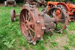 ALLIS CHALMERS UNITED TRACTOR
