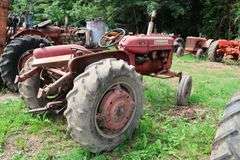 ALLIS CHALMERS D12 SERIES I TRACTOR
