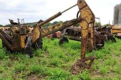 ALLIS CHALMERS I60 TRACTOR/LOADER/BACKHOE