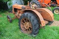 ALLIS CHALMERS UNITED TRACTOR