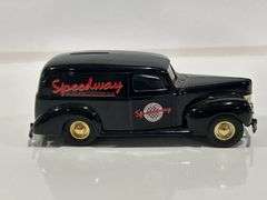 SCALE MODELS SPEEDWAY 1940 PANEL VAN BANK - 1/25