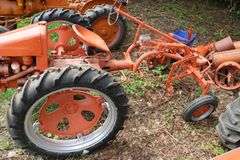 ALLIS CHALMERS 'G' TRACTOR & PLANTER