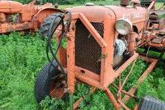 ALLIS CHALMERS 'B' TRACTOR WITH HYDRAULIC UNDER MOUNT