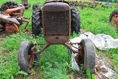 ALLIS CHALMERS 'B' TRACTOR