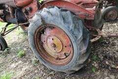ALLIS CHALMERS 'B' TRACTOR