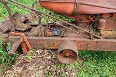 ALLIS CHALMERS 'WD' TRACTOR