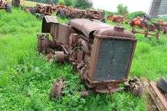 ALLIS CHALMERS 'U' CONTINENTAL ENGINE TRACTOR