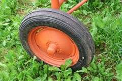 ALLIS CHALMERS 'B' ASPARAGUS TRACTOR