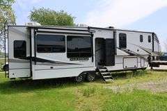 2021 ALLIANCE PARADIGM 370FB CAMPER TRAILER