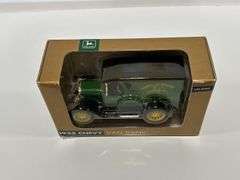 ERTL JOHN DEERE 1923 CHEVROLET VAN BANK - 1/25