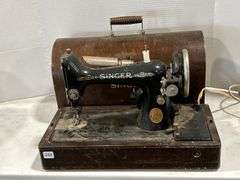 SINGER ELECTRIC SEWING MACHINE MODEL Y4284325 WITH CASE