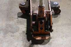 HYDRAULIC FLOOR JACK