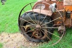 ALLIS CHALMERS UNITED TRACTOR