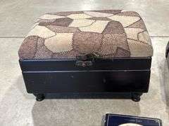 2 SMALL STORAGE BOXES & TAROT CARDS