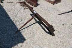 SKID STEER ATTACH BALE SPEAR