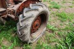 ALLIS CHALMERS 'B' TRACTOR